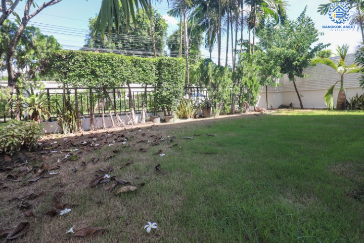 *****บ้านเดี่ยวมือสองนนทบุรี หมู่บ้าน ไลฟ์บางกอกบูเลอวาร์ด พระราม5 หลังมุม วิวสวน หน้าบ้านไม่ชนใคร จากแบรนด์ SC ASSET ฟังก์ชัน 3ห้องนอน 3 ห้องน้ำ 2 ที่จอดรถ พร้อมเฟอร์นิเจอร์บิวท์อินทั้งหลัง รองรับครอบครัวใหญ่  บนที่สุดแห่งทำเล เพียง 5 นาทีจาก MRT สถานีแยกติวานนท์ เชื่อมต่อทุกความลงตัวสู่ชีวิตสมบูรณ์แบบใกล้ถนนนครอินทร์ ถนนราชพฤกษ์ เดินทางสะดวกเหมือนอยู่ในเมือง